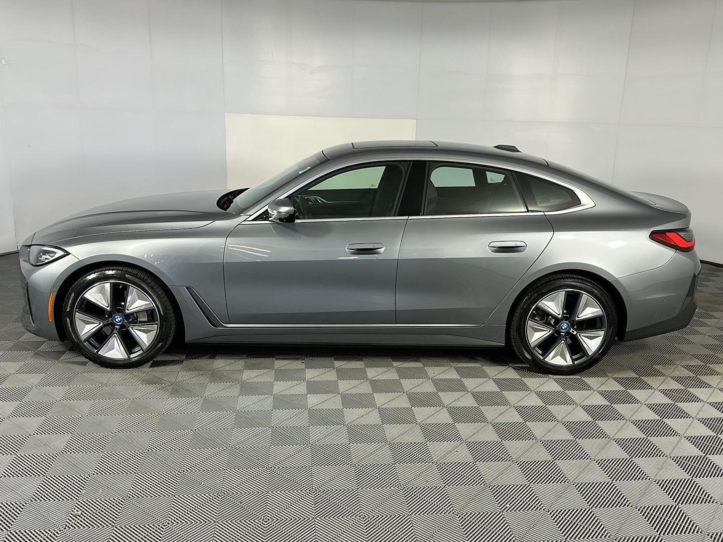 Used 2023 Skyscraper Grey Metallic BMW eDrive40 image 13