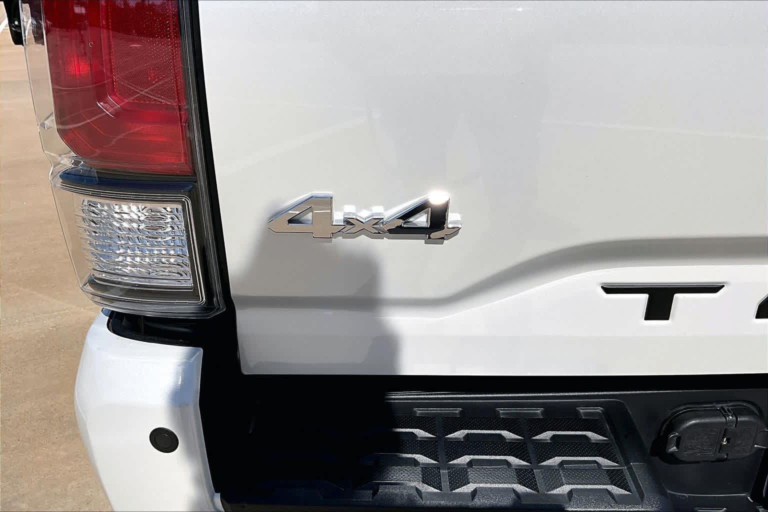 Used 2023 Wind Chill Pearl Toyota Limited image 31