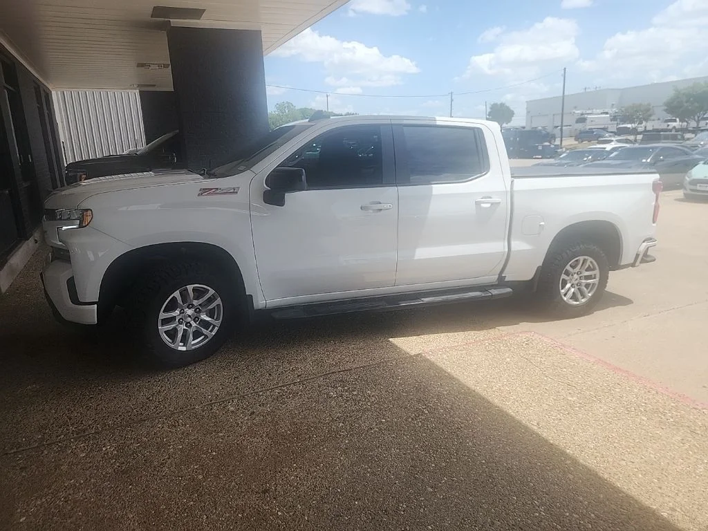 Used 2021 White Chevrolet RST image 1