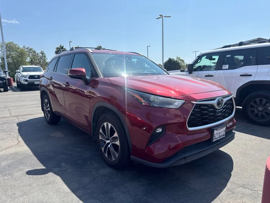 Used 2022 Red Toyota XLE image 2