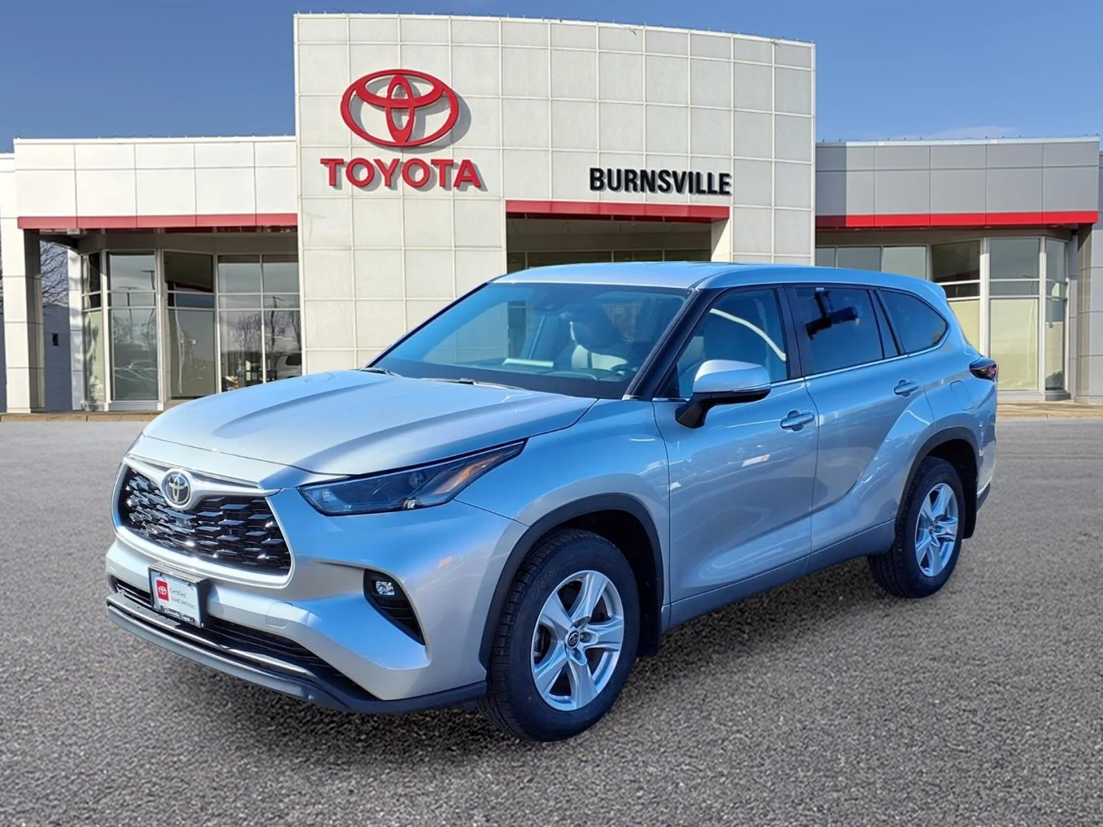 2024 Toyota Highlander LE - Photo 8