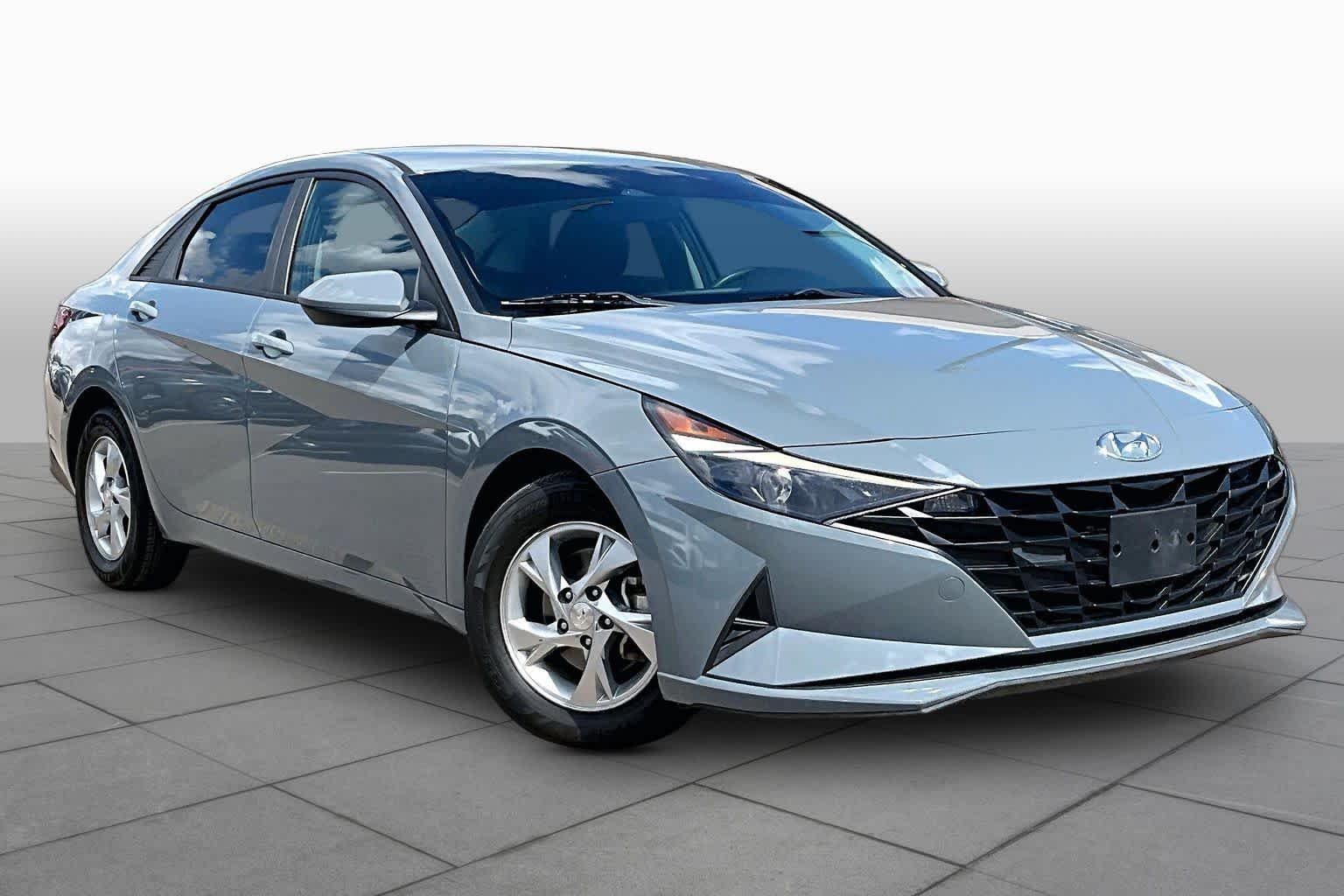 Used 2022 Electric Shadow Hyundai SE image 3