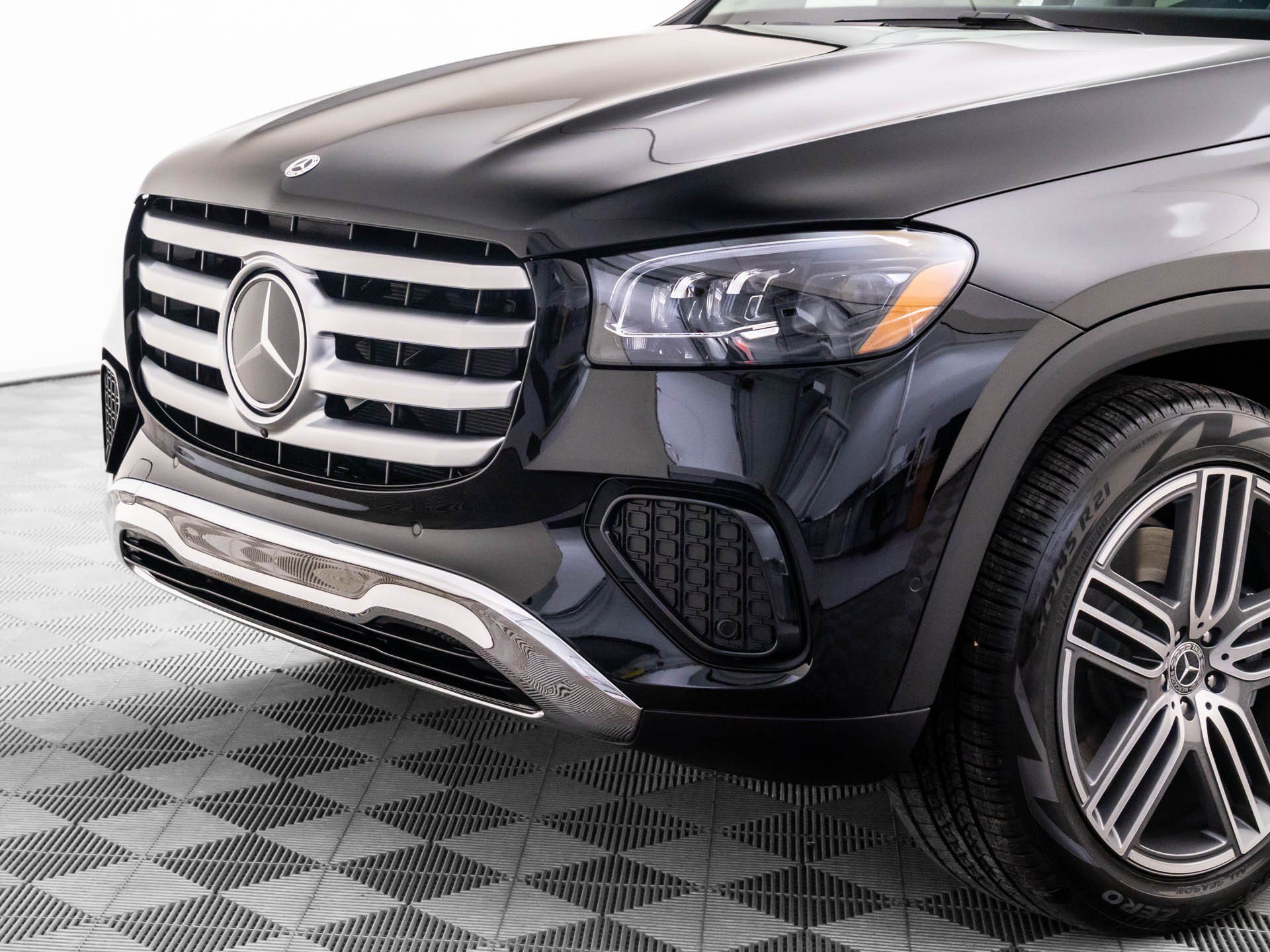 New 2026 Black Mercedes-Benz GLS 450 image 83