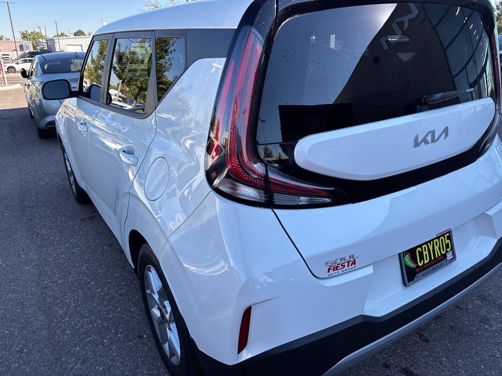 Used 2025 White Kia LX image 22