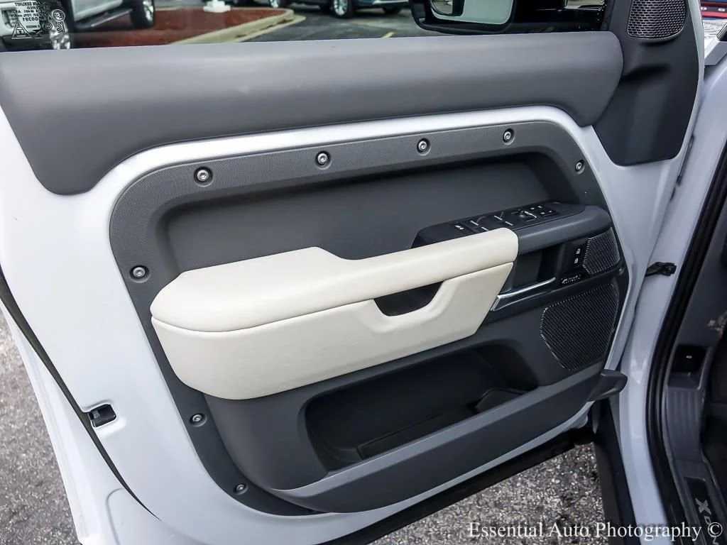 2023 Land Rover Defender X-Dynamic SE - Photo 23