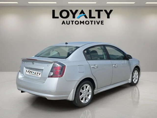 Used 2010 Silver Nissan 2.0 SR image 5