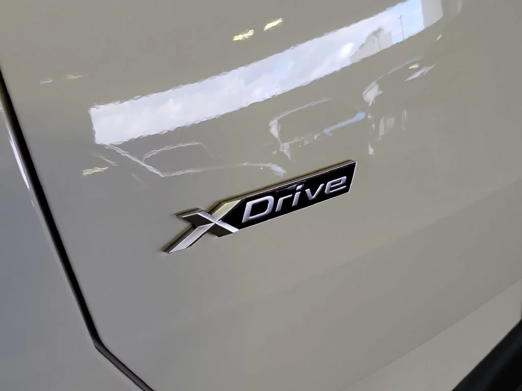 New 2026 Alpine White BMW 30 xDrive image 5