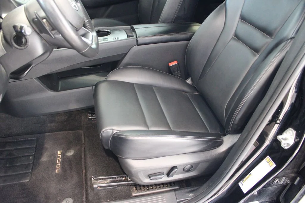 Used 2023 Black Nissan SV image 10
