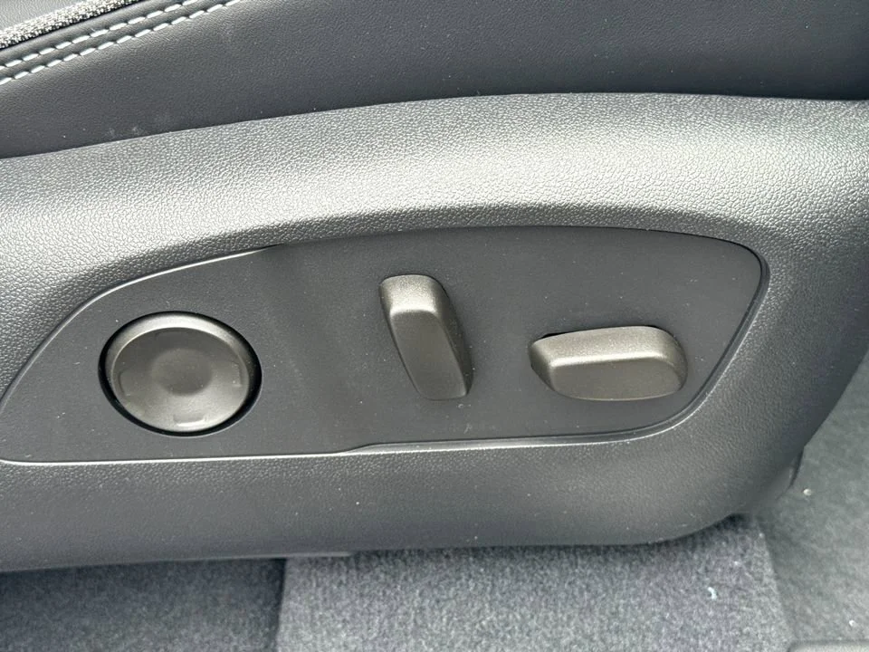 2025 GMC Sierra EV Denali - Photo 42