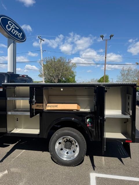 2026 Ford F-450 Lariat 4x4 Crew Cab 179-In DRW's photo