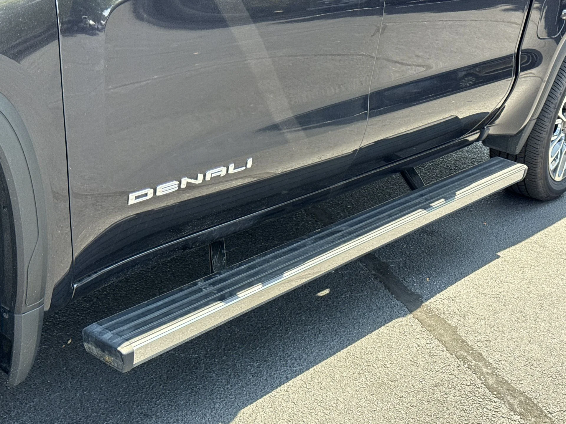 Certified Used 2023 Titanium Rush Metallic GMC Denali Ultimate image 25