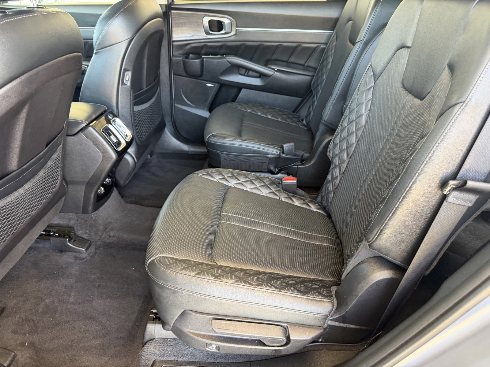 Used 2022 Everlasting Silver Kia X-Line SX Prestige image 23