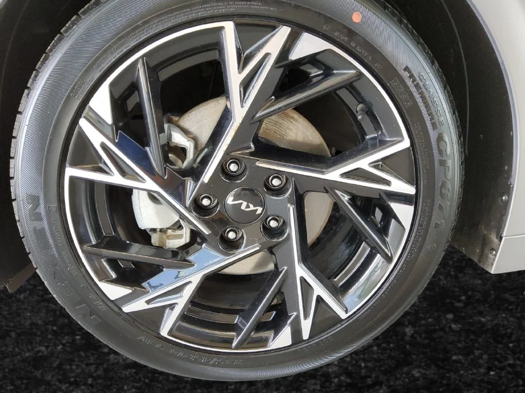 Certified Used 2025 Gray Kia GT-Line image 27