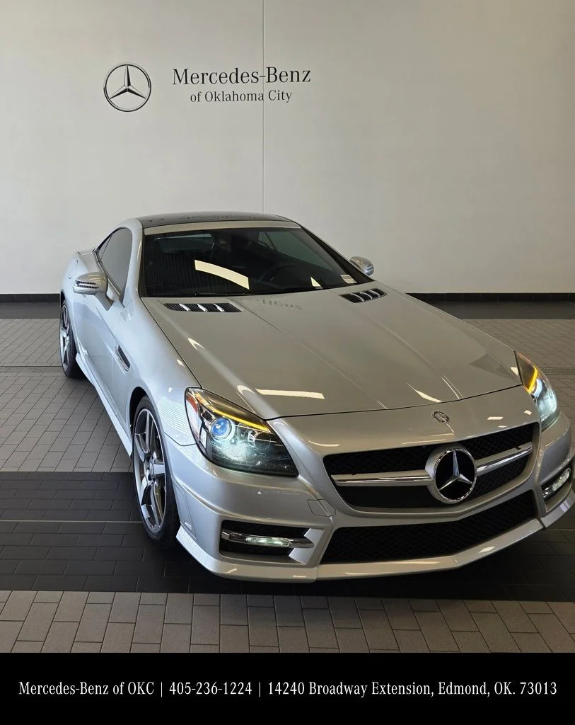 Used 2015 Silver Mercedes-Benz SLK 350 image 3