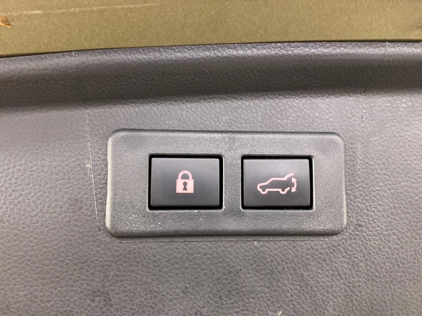 Used 2024 Autumn Green Metallic Subaru Onyx Edition image 31