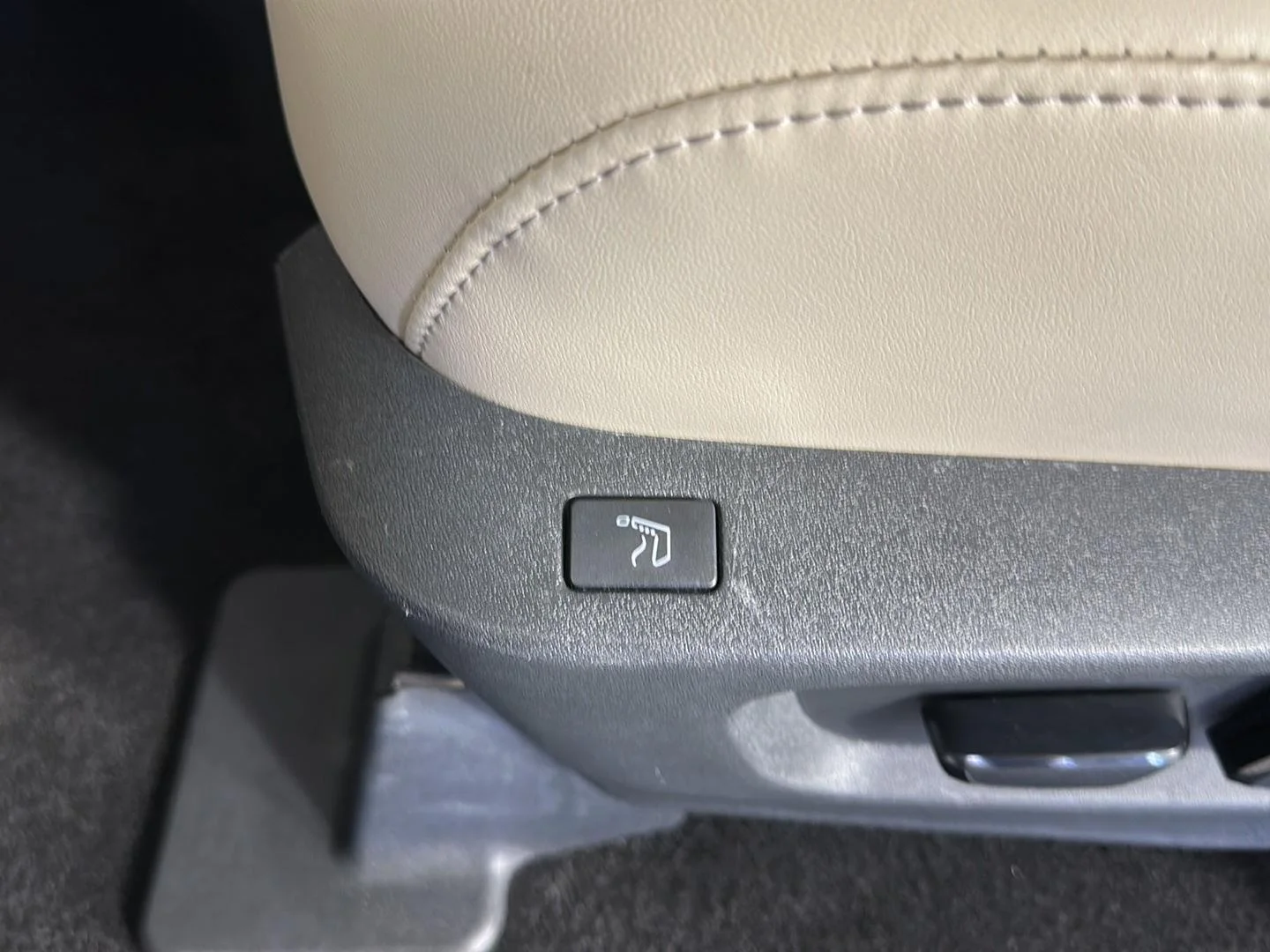 Used 2023 Moonbow Blue INFINITI SENSORY image 11