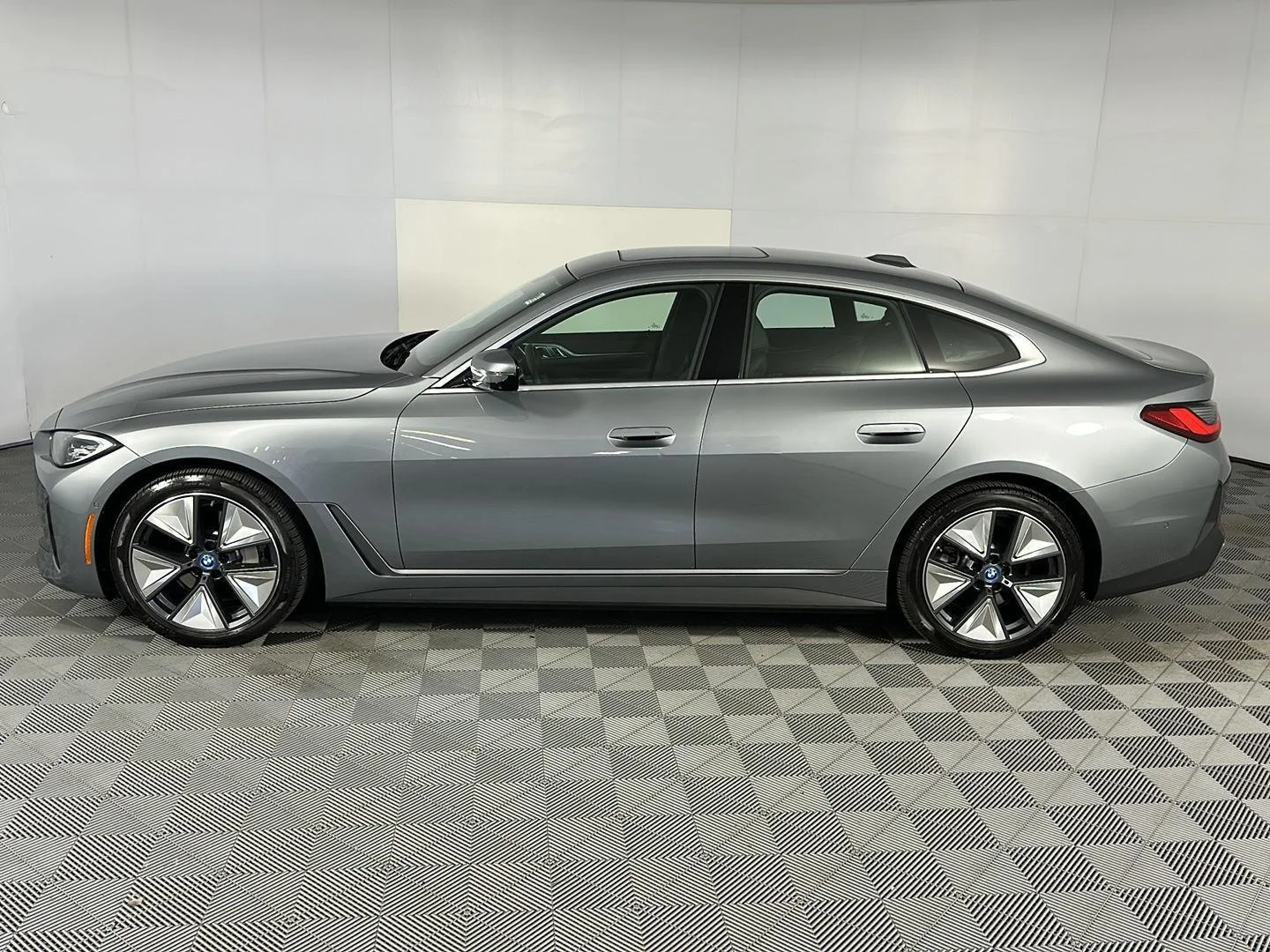 Used 2023 Skyscraper Grey Metallic BMW eDrive40 image 13