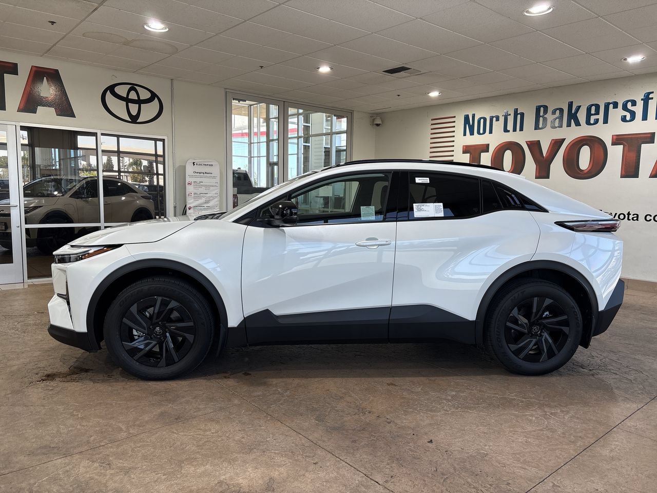 2026 Toyota C-HR SE - Photo 7