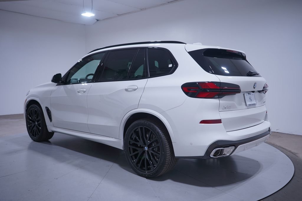 New 2026 Alpine White BMW sDrive40i image 3