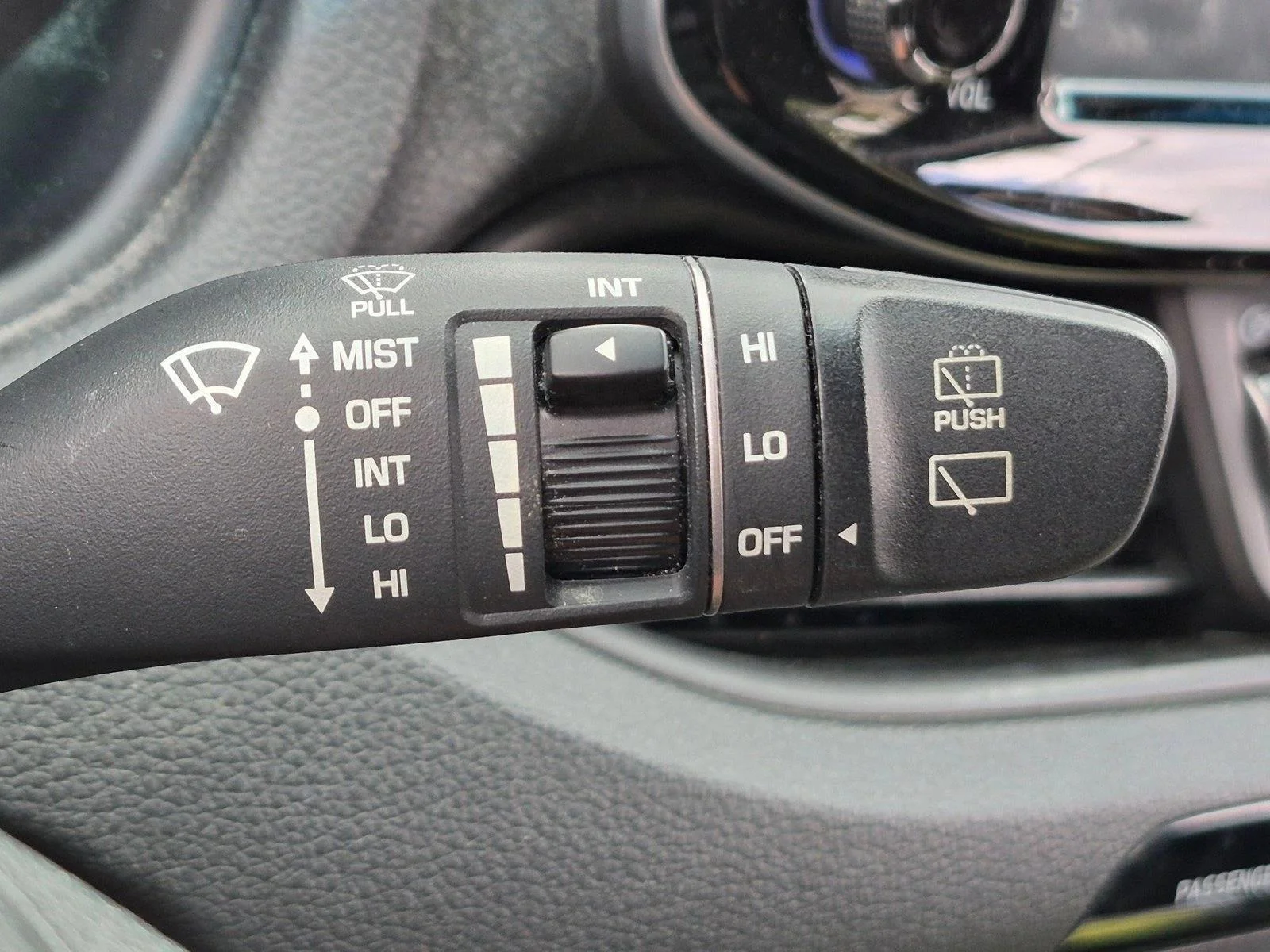 Used 2018 Black Noir Pearl Hyundai  image 14