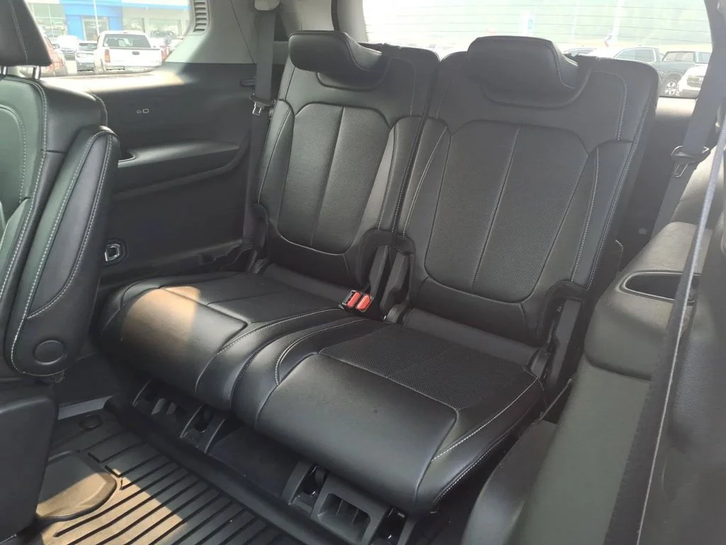 Used 2023 Black Jeep Limited image 15