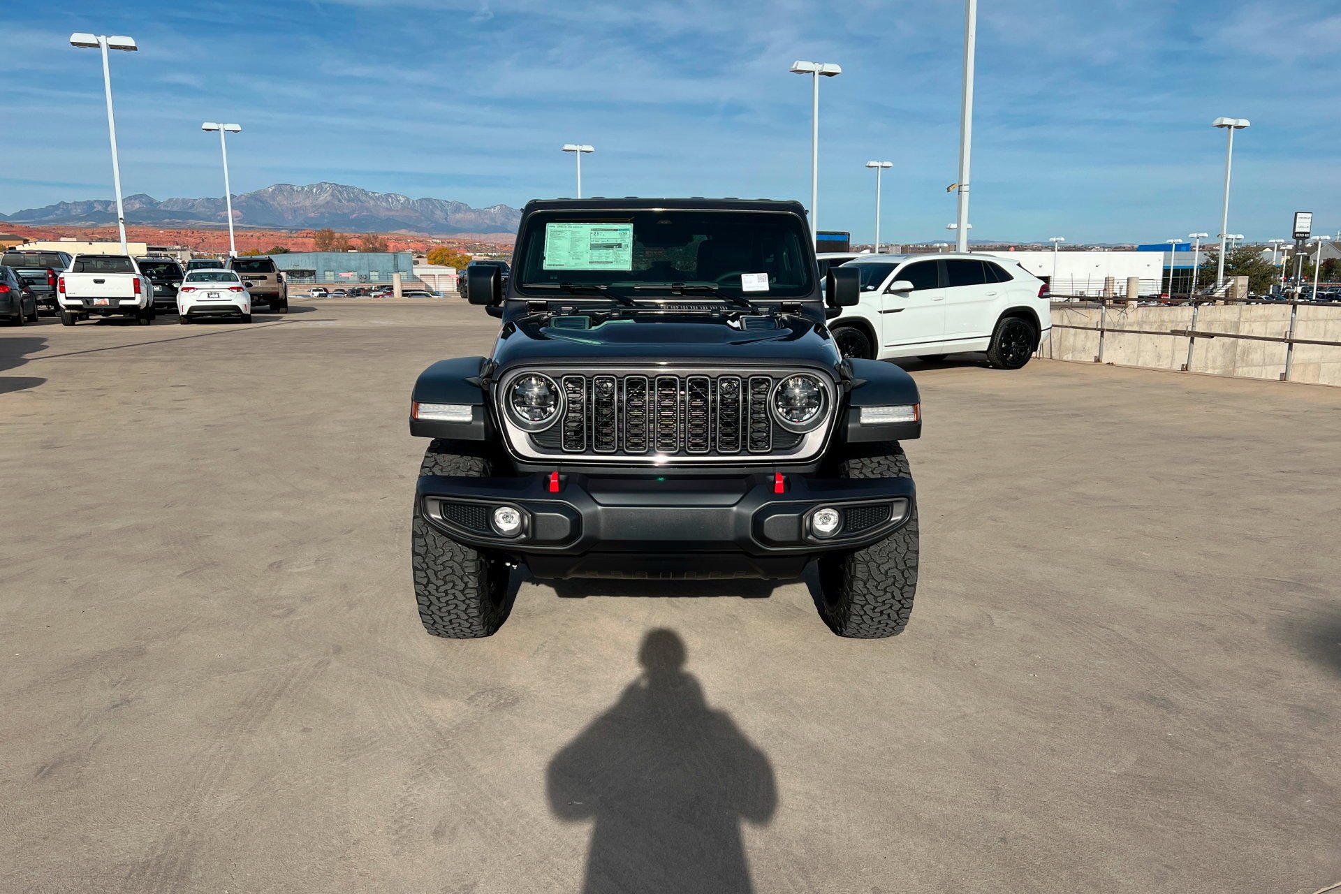 New 2026 Granite Crystal Metallic Clear-Coat Exterior Paint Jeep Rubicon image 9