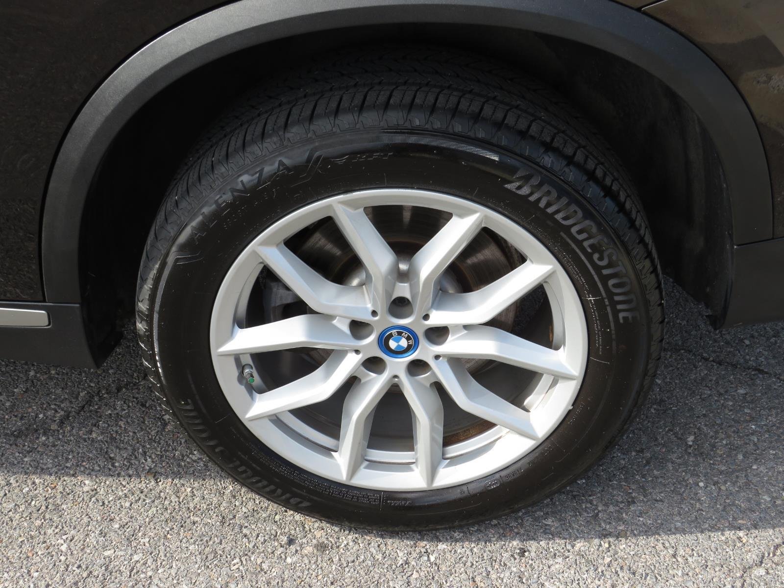 Used 2022  BMW  image 17