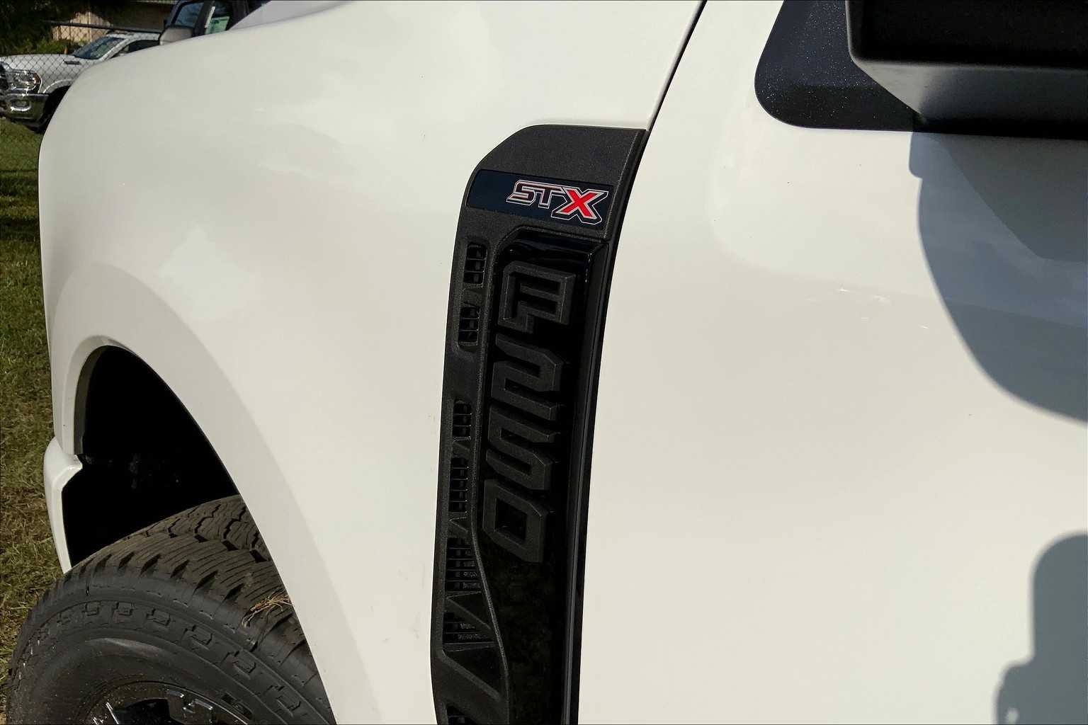 New 2026 Oxford White Ford F-250® XL image 15