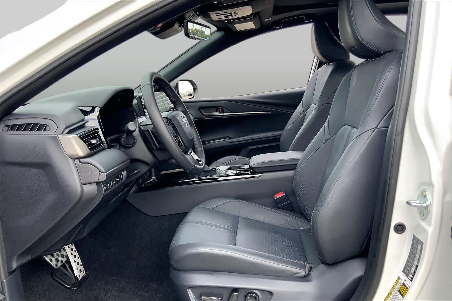 Used 2026 Wind Chill Pearl Toyota XSE image 8