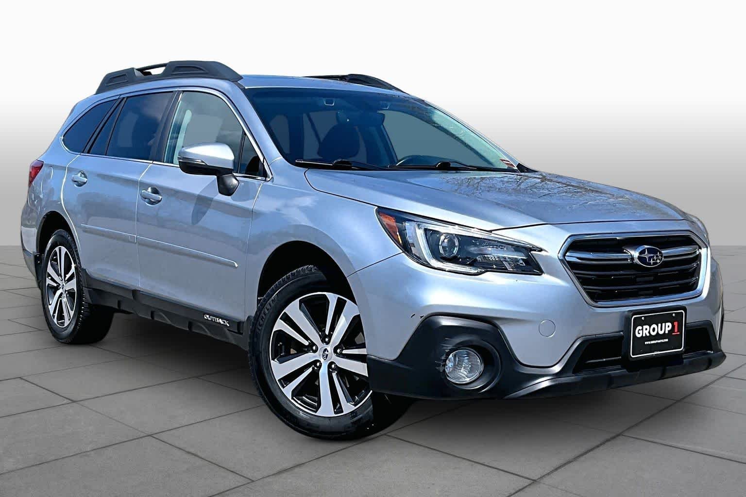 Used 2018 Ice Silver Metallic Subaru Limited image 3