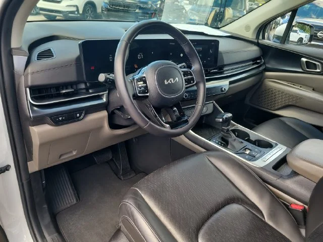 Certified Used 2025 White Kia LXS image 18