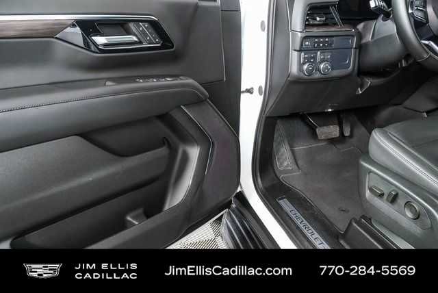 Used 2025 Summit White Chevrolet LT image 7