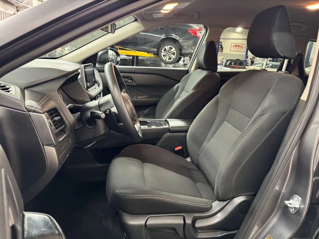 Used 2024 Gray Nissan S image 17
