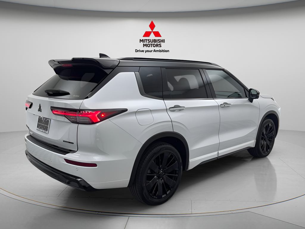 New 2026  Mitsubishi Black Edition image 4