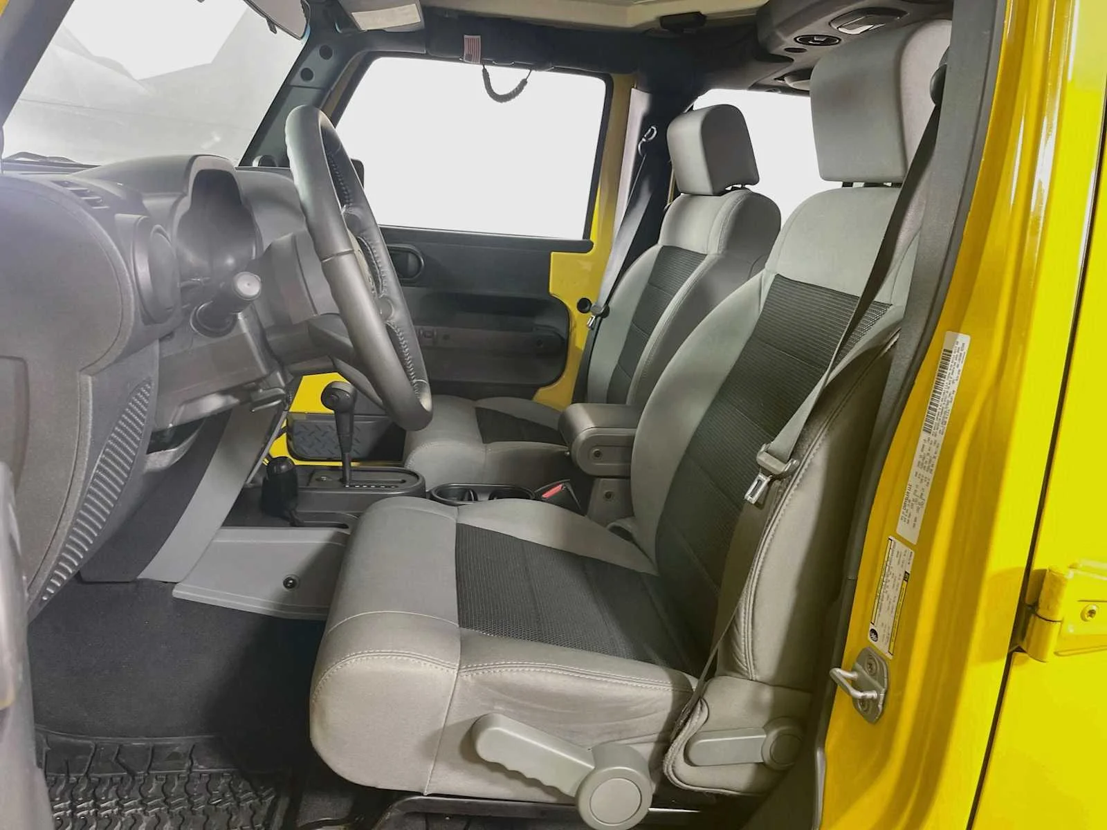 Used 2009 Detonator Yellow Jeep X image 16