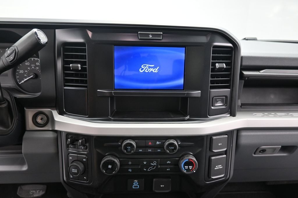 New 2026 Oxford White Ford F-250® XLT image 14