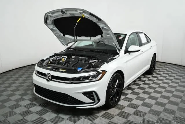 Certified Used 2025 Opal White Pearl Volkswagen SE image 29