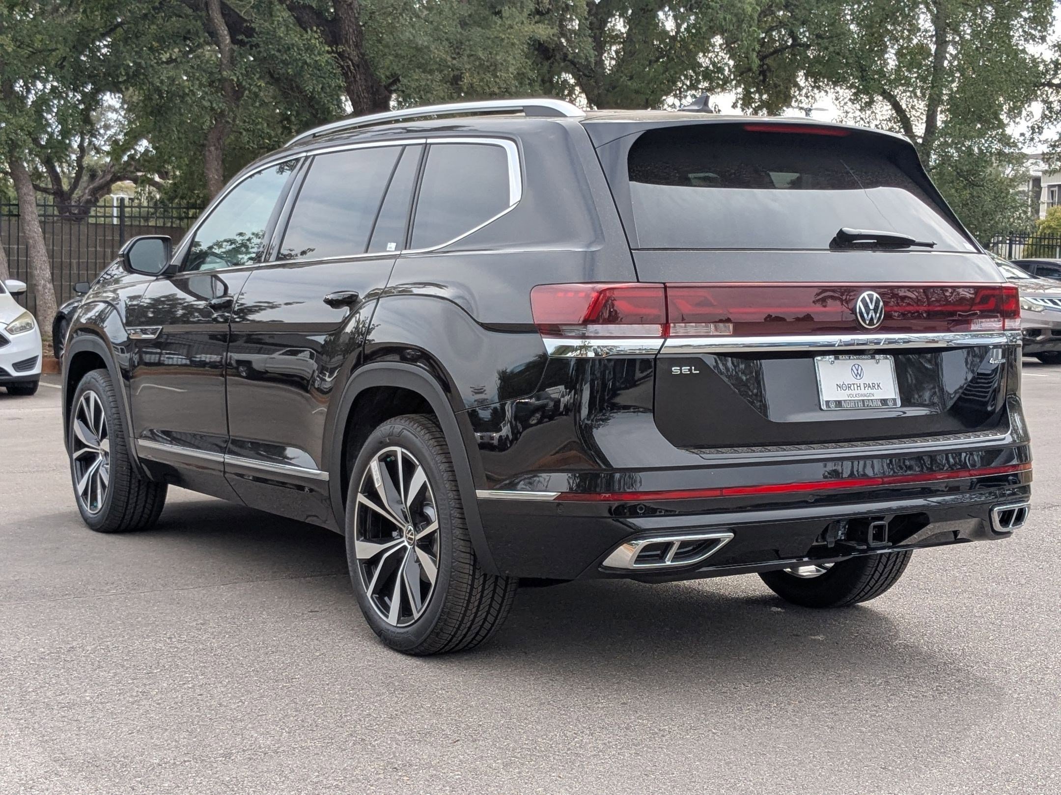 2026 Volkswagen Atlas SEL Premium R-Line - Photo 3