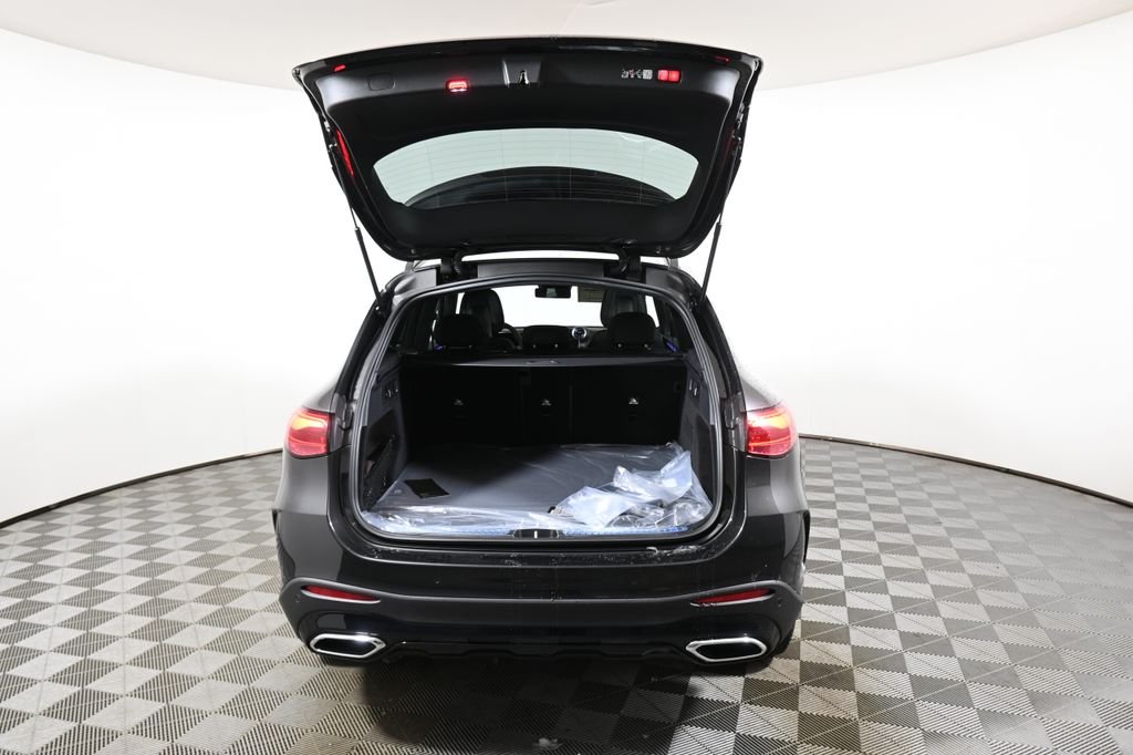 Used 2026 Graphite Grey Metallic Mercedes-Benz GLC 300 image 34