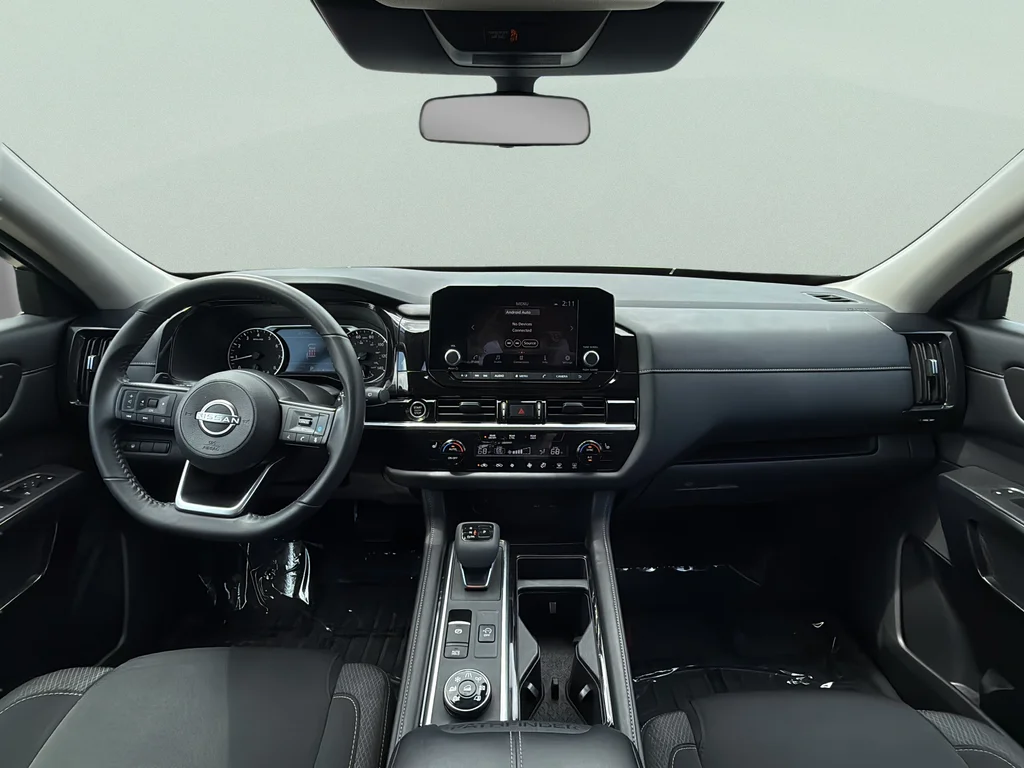 Used 2024 Pearl White Tricoat Nissan SV image 25