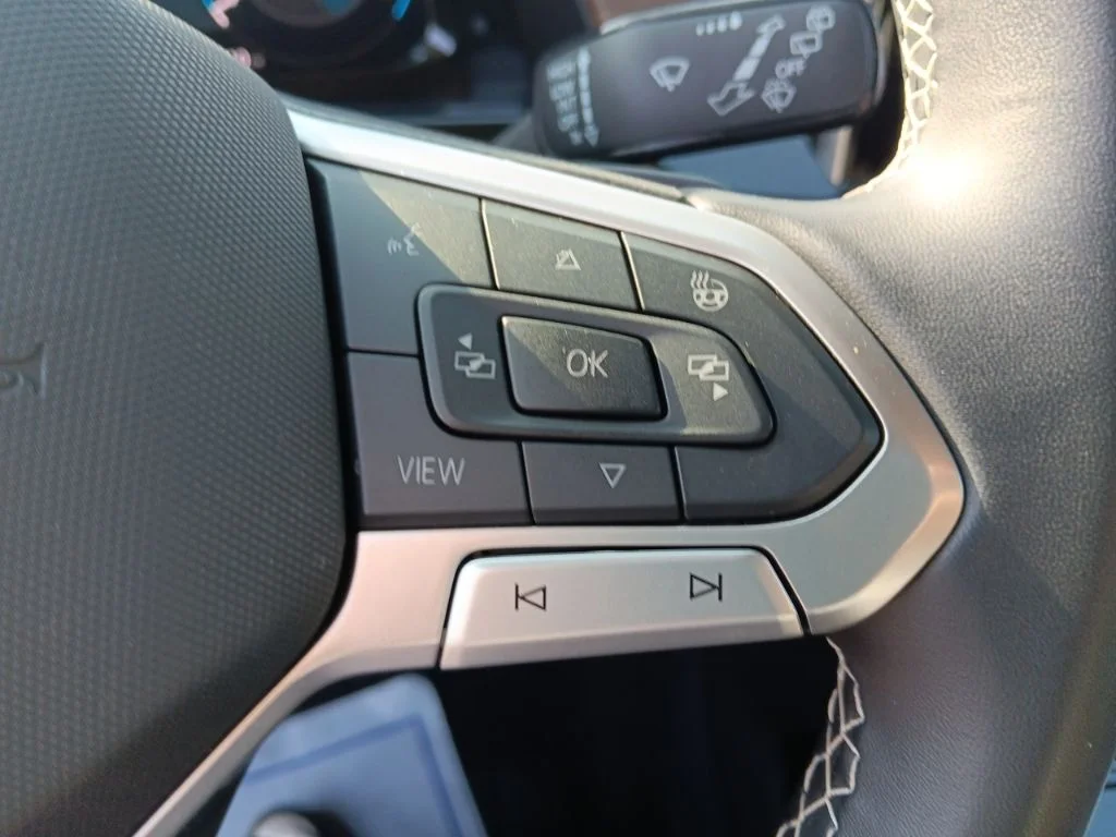 Used 2026 Black Volkswagen SE w/Technology image 19