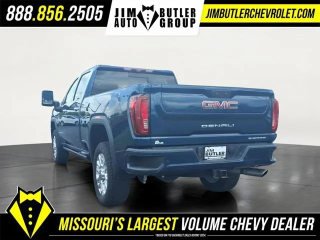 Used 2022 Pacific Blue Metallic GMC Denali image 2