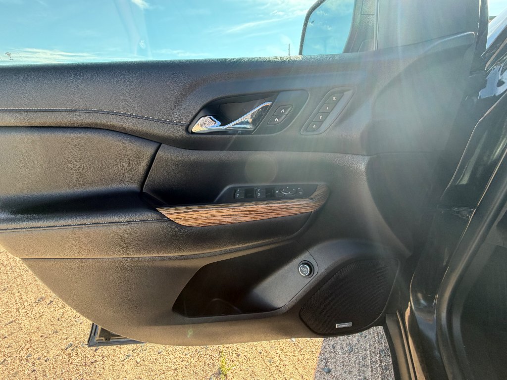 Used 2019 Ebony Twilight Metallic GMC Denali image 14