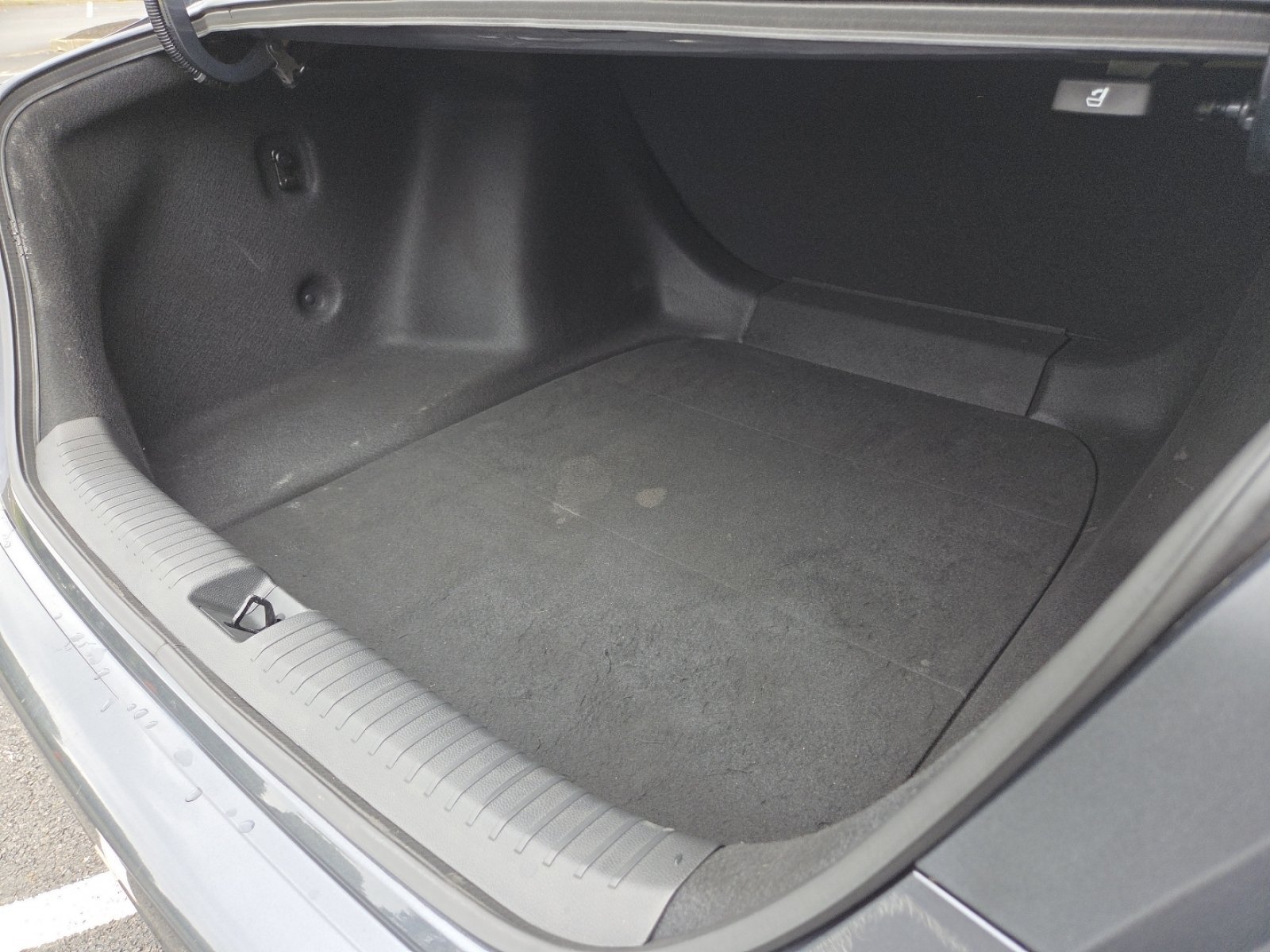 Certified Used 2025 Meteorite Gray Metallic Honda LX image 20