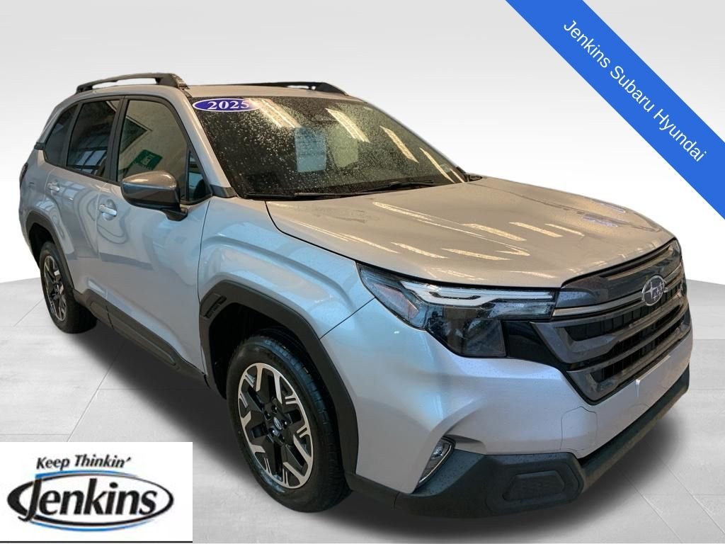 2025 Subaru Forester Premium's photo