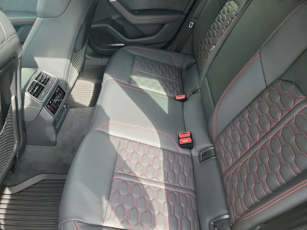 Used 2024 Daytona Gray Pearl Effect Audi 4.0T image 9