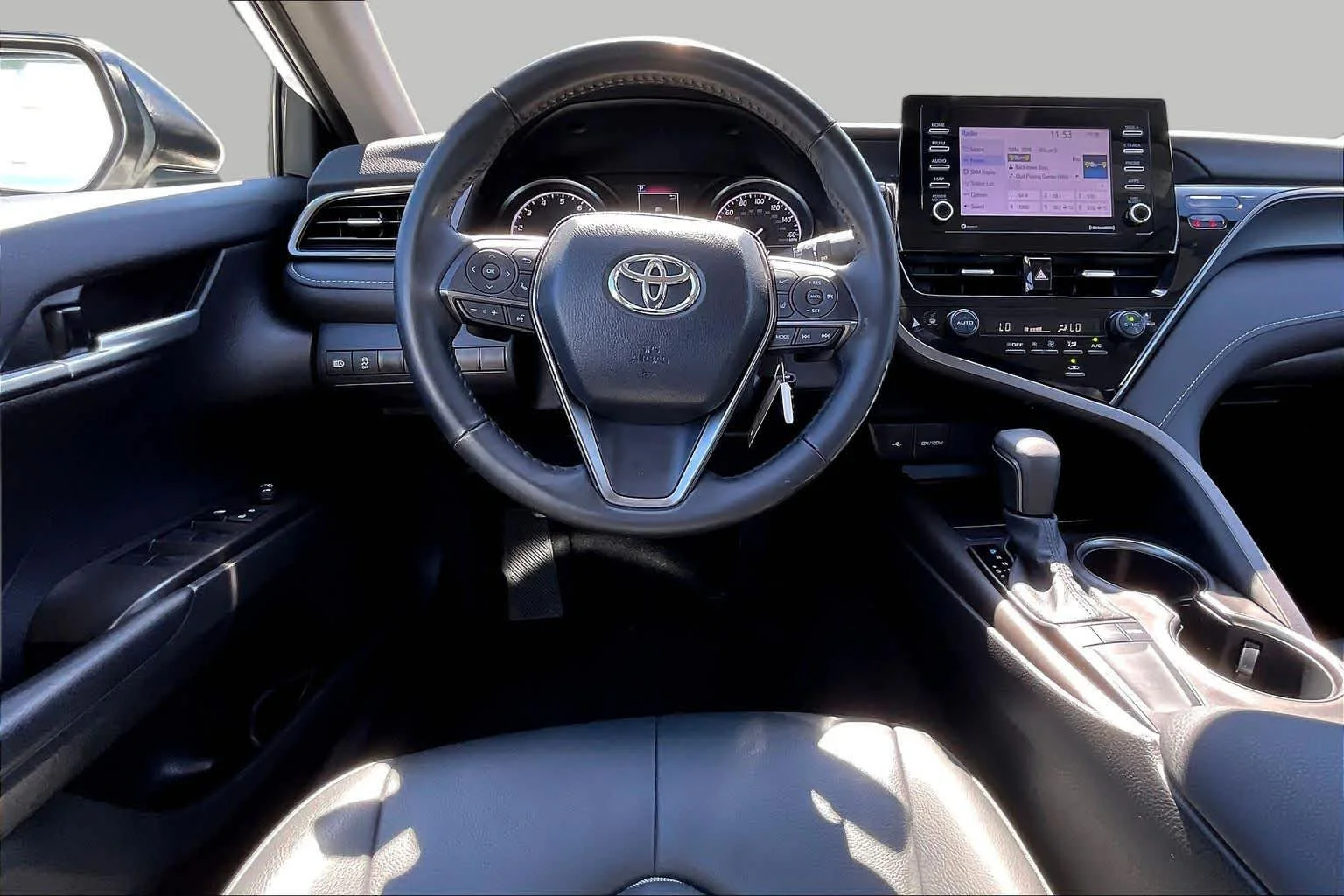 Used 2024 Ice Cap Toyota SE image 6