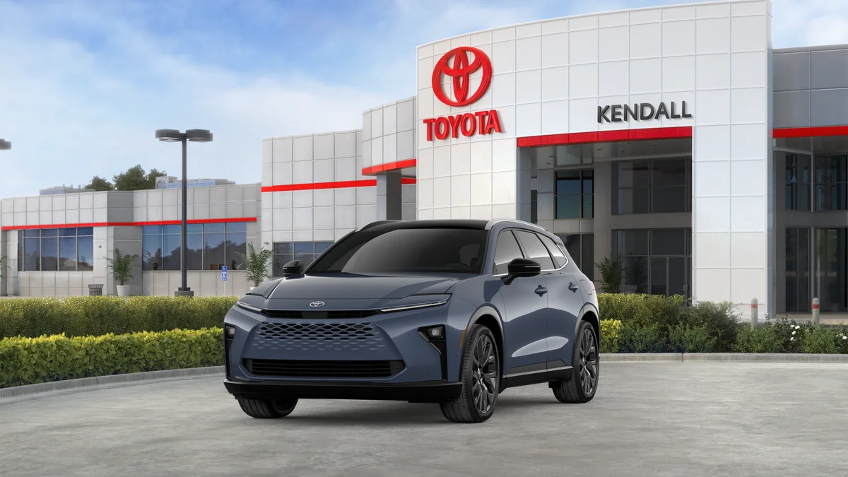 2026 Toyota Crown Signia Limited - Photo 31