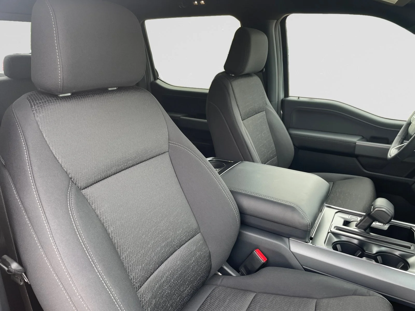New 2026 Iconic Silver Metallic Ford XLT image 12