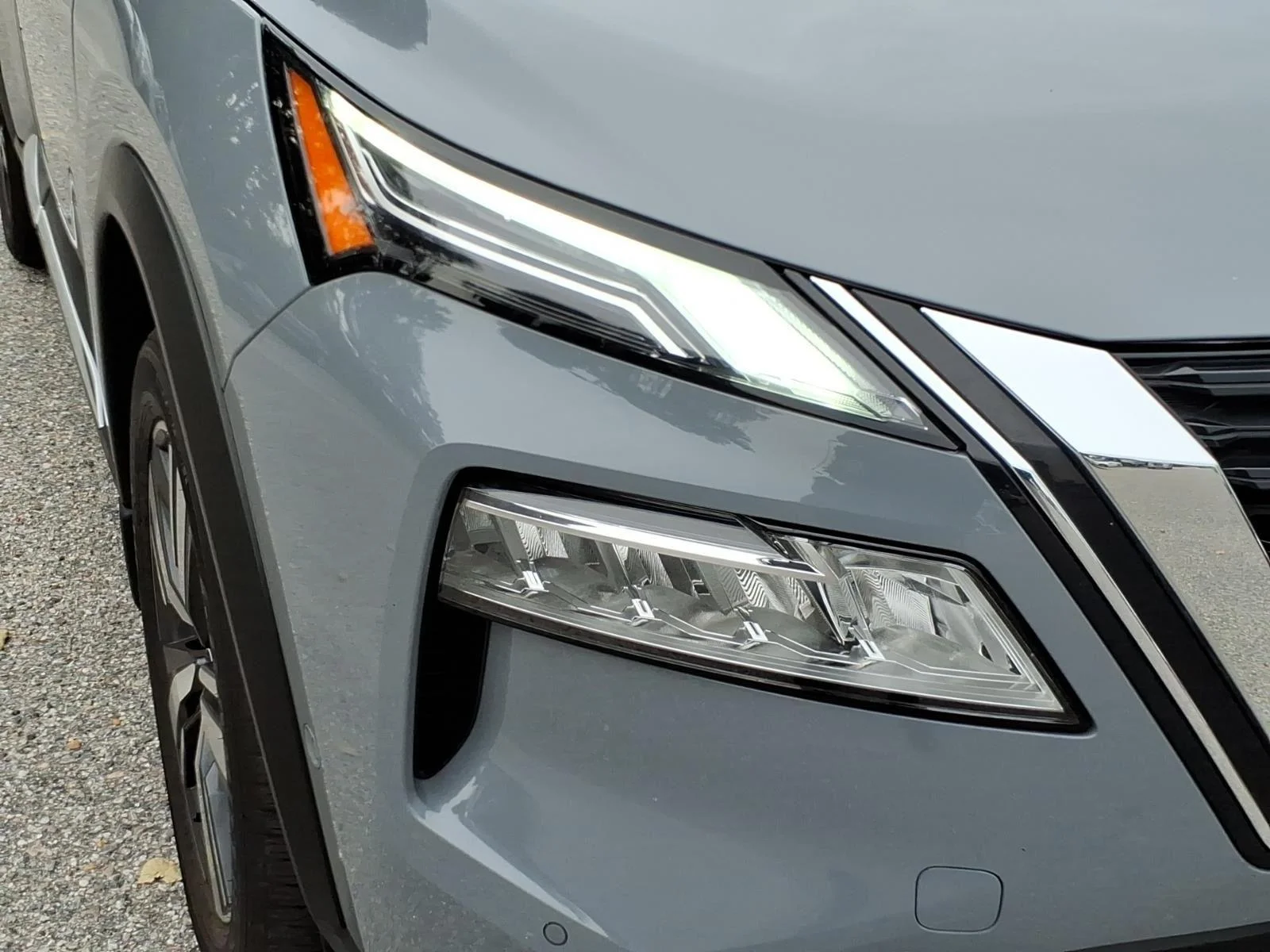 Used 2022 Boulder Gray Pearl/Super Black Nissan Platinum image 6